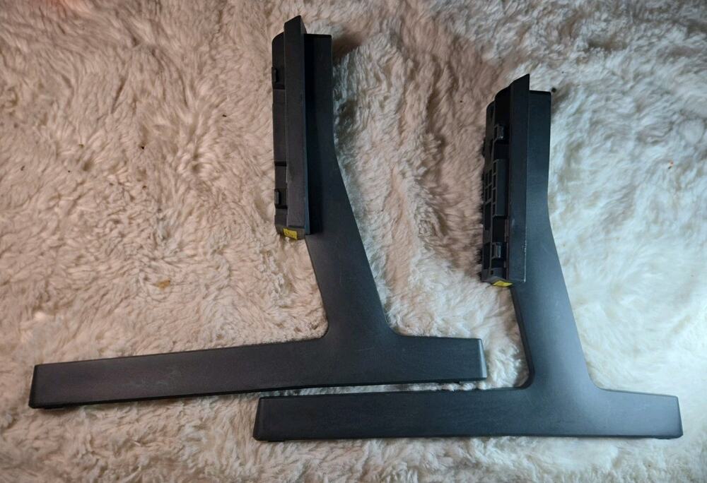Samsung Tv stand legs Bn63-21124b UN65DU6900 UN65DU7200 QN65QNX1D BN96-58942C